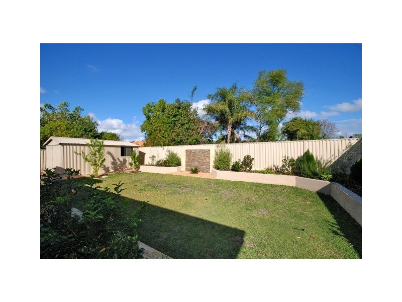 9 Davenport Road, Booragoon WA 6154