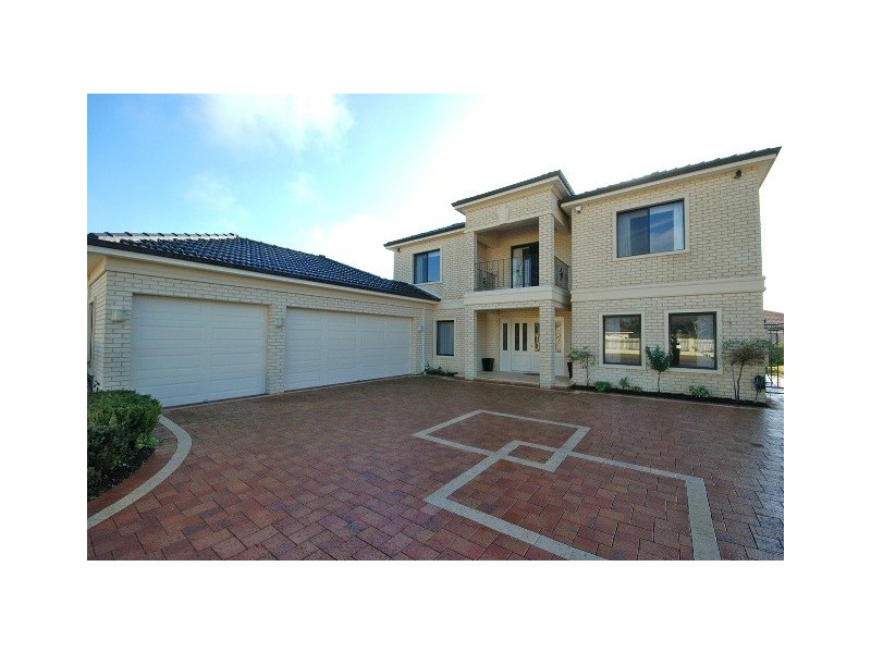 10 Ashmore Ave, Canning Vale WA 6155