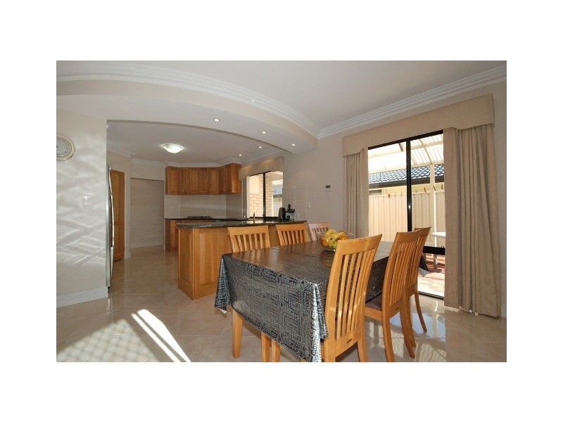 10 Ashmore Ave, Canning Vale WA 6155