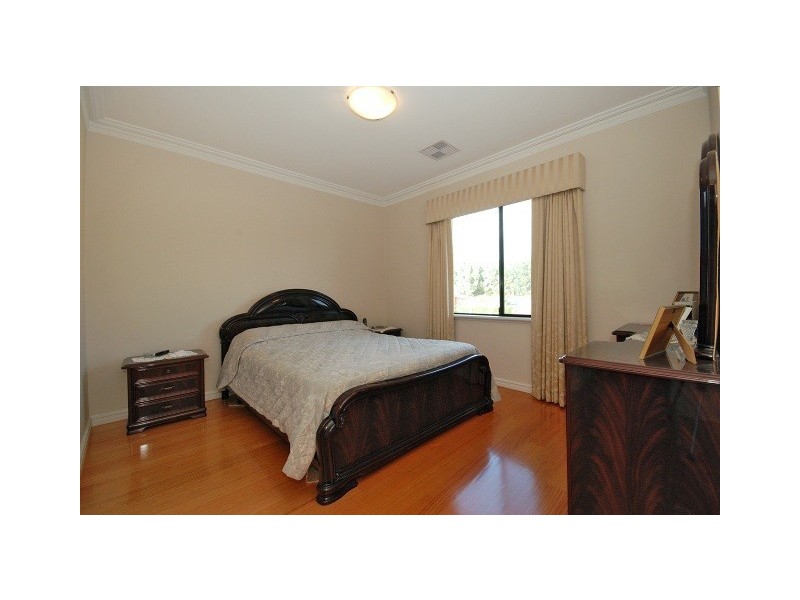 10 Ashmore Ave, Canning Vale WA 6155