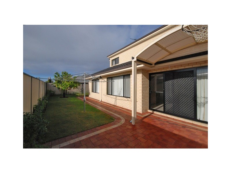 10 Ashmore Ave, Canning Vale WA 6155