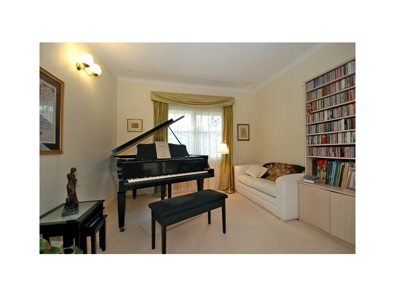 15 Gimber Street, Melville WA 6156