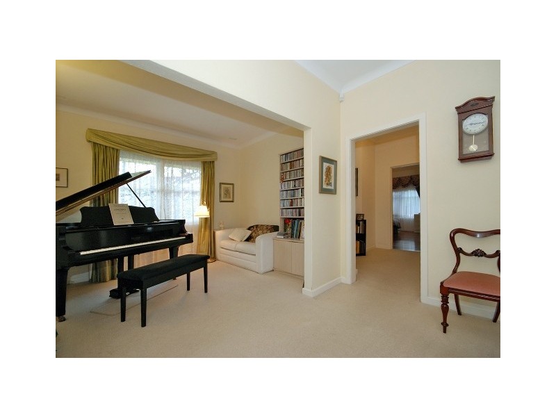 15 Gimber Street, Melville WA 6156