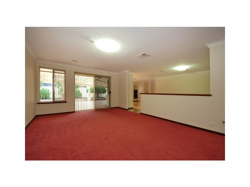 15 Burtonia Place, Canning Vale WA 6155
