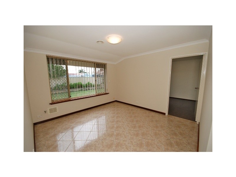 15 Burtonia Place, Canning Vale WA 6155