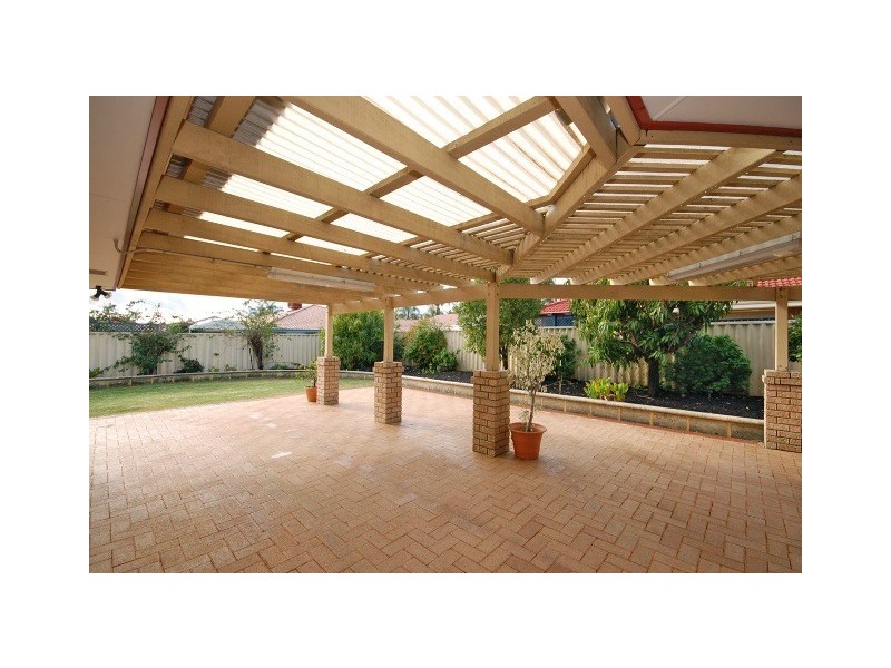 15 Burtonia Place, Canning Vale WA 6155