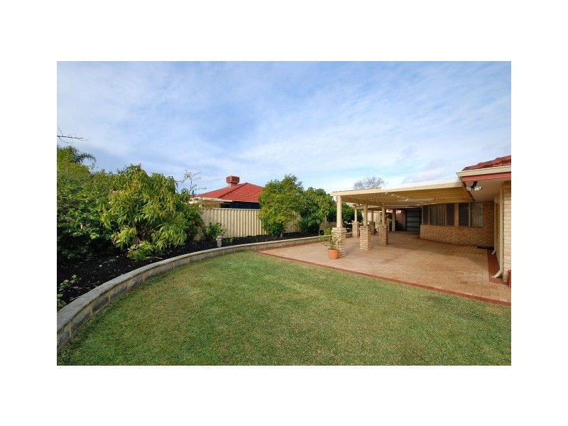 15 Burtonia Place, Canning Vale WA 6155