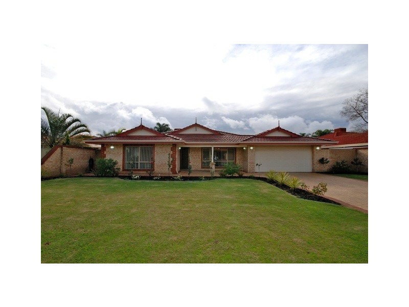 15 Burtonia Place, Canning Vale WA 6155
