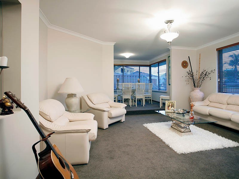 11 Burrows Place, Winthrop WA 6150