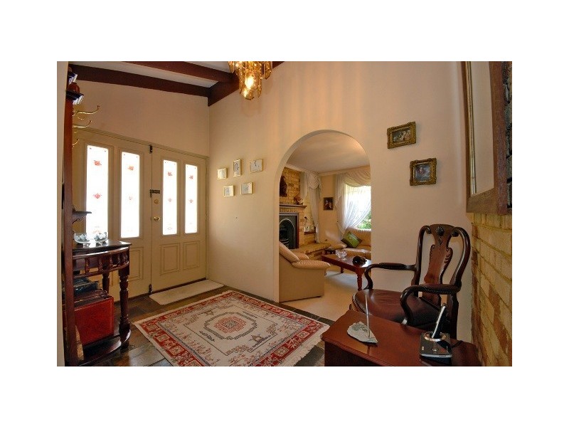 26 McGillivray Gdns, Winthrop WA 6150