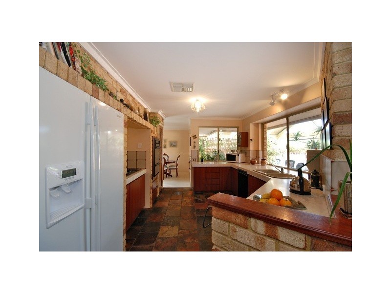 26 McGillivray Gdns, Winthrop WA 6150