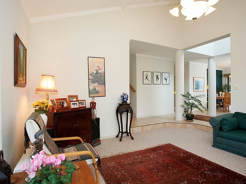 13 Barrett-Lennard Pde, Winthrop WA 6150