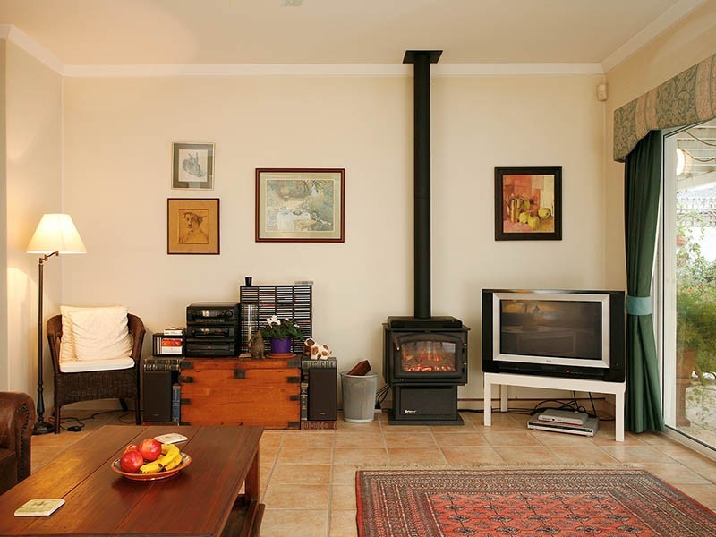 13 Barrett-Lennard Pde, Winthrop WA 6150