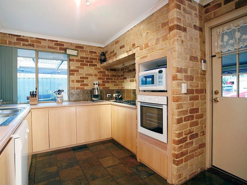 20 Northmore Cr, Winthrop WA 6150