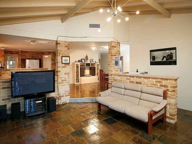 20 Northmore Cr, Winthrop WA 6150