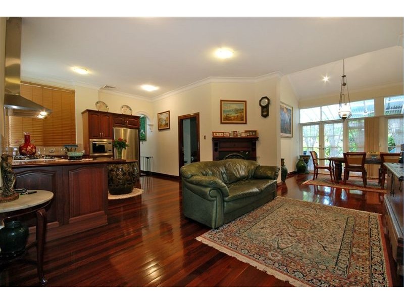 11 Wren St, Mount Pleasant WA 6153