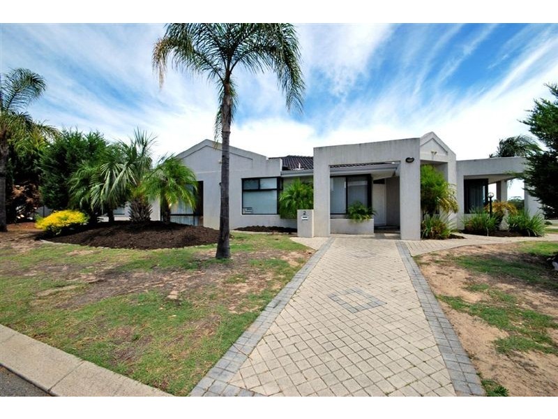 2 Mauldon Mews, Winthrop WA 6150