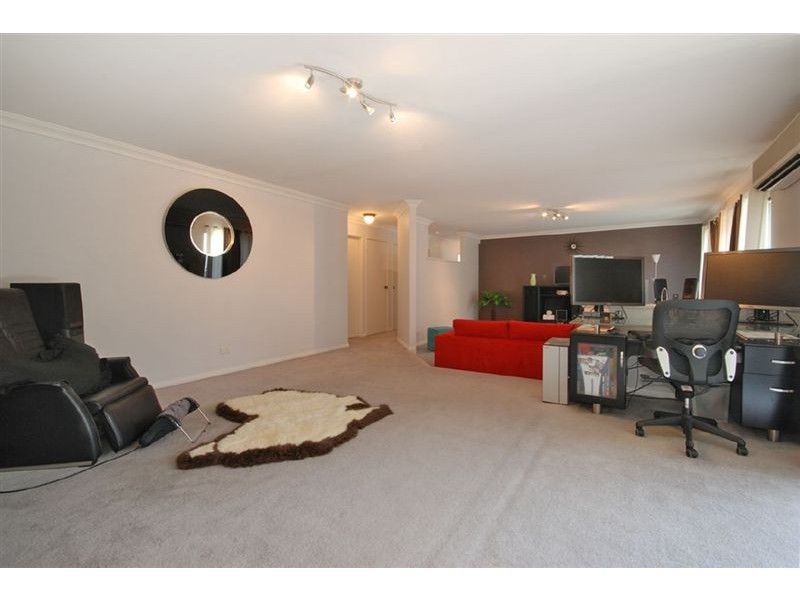 2 Mauldon Mews, Winthrop WA 6150