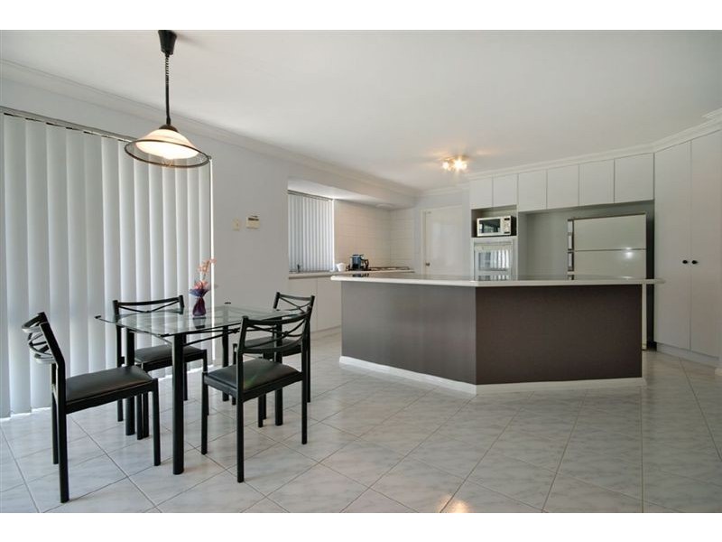 2 Mauldon Mews, Winthrop WA 6150