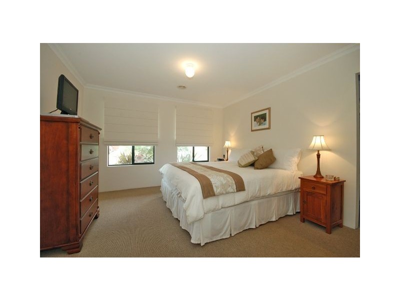 10 Sandleford Way, Hammond Park WA 6164