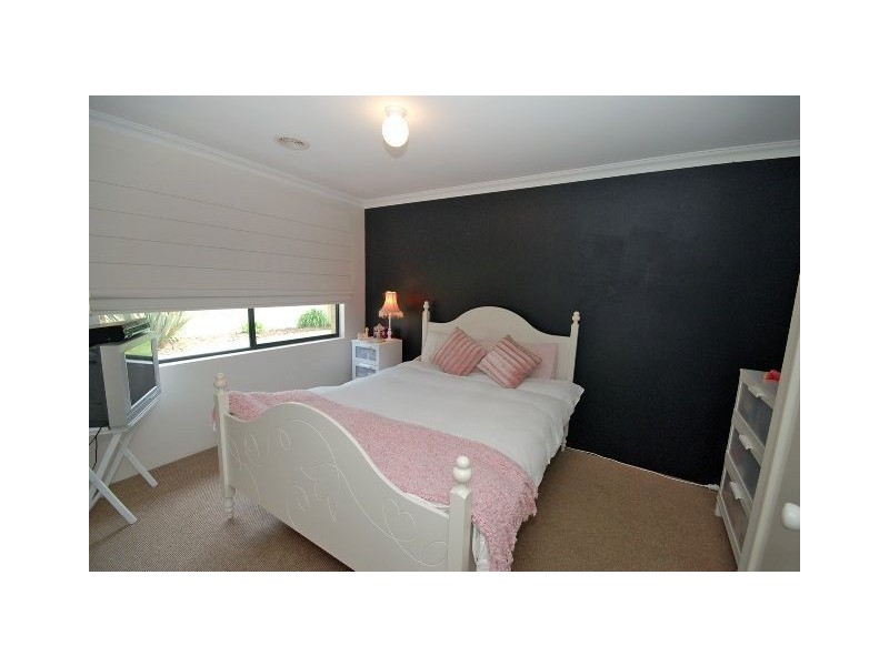 10 Sandleford Way, Hammond Park WA 6164