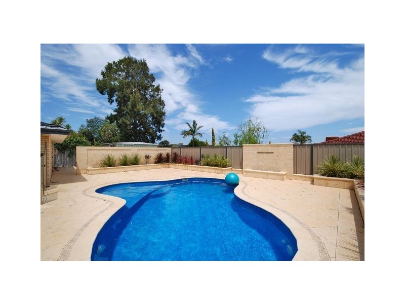 8 Wildwood, Leeming WA 6149