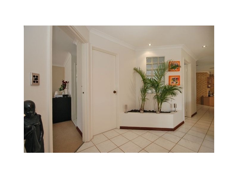 8 Wildwood, Leeming WA 6149