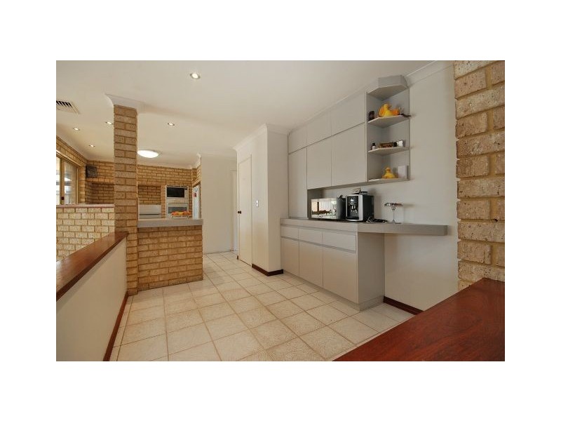 8 Wildwood, Leeming WA 6149