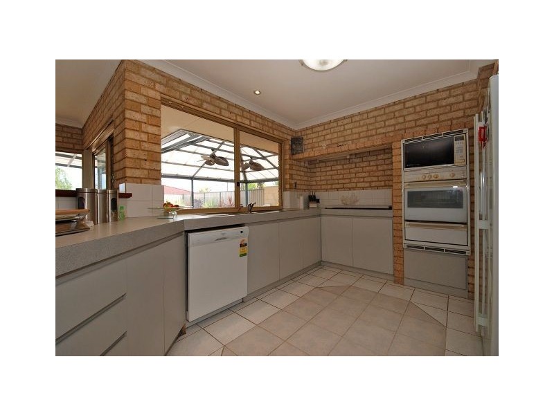 8 Wildwood, Leeming WA 6149