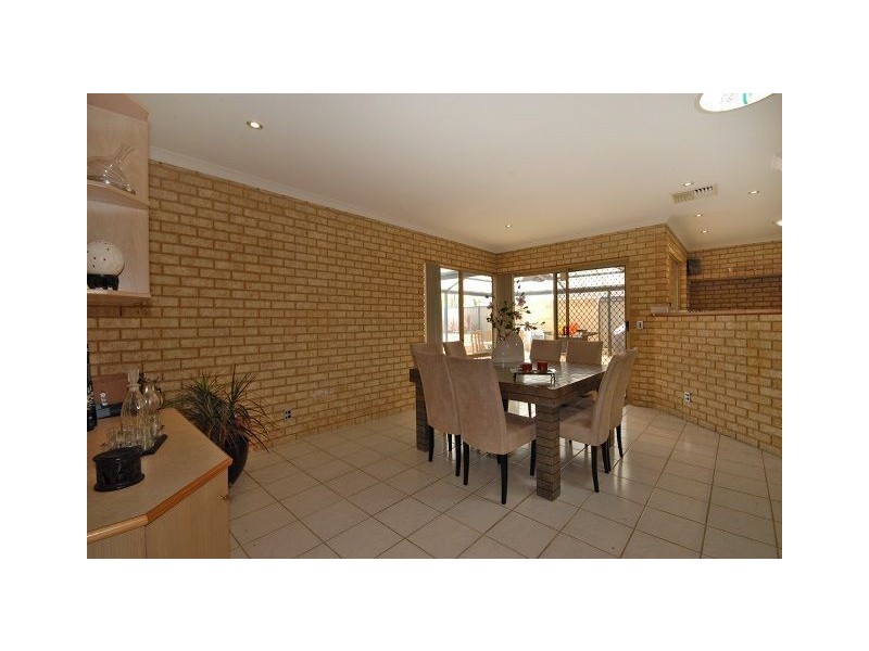 8 Wildwood, Leeming WA 6149