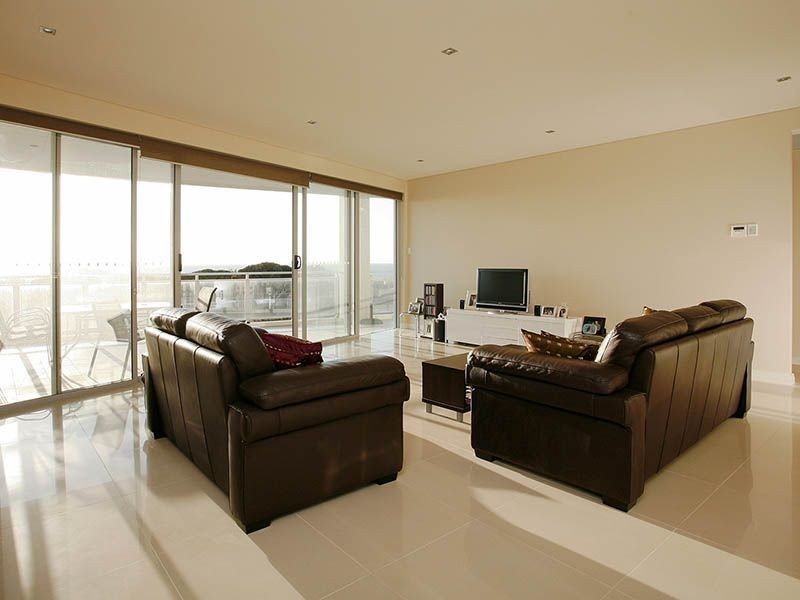 8/52 Rollinson Road, North Coogee WA 6163