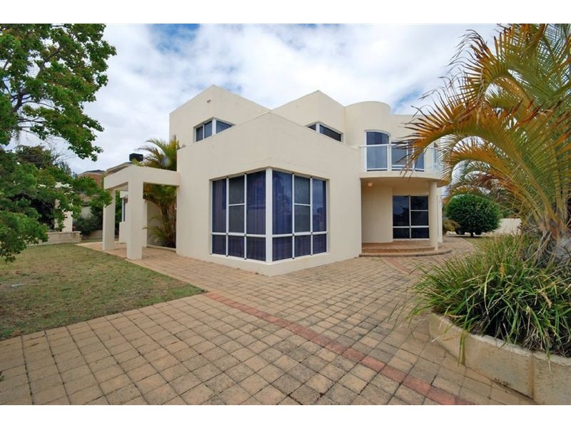 1 Woolnough Heights, Kardinya WA 6163