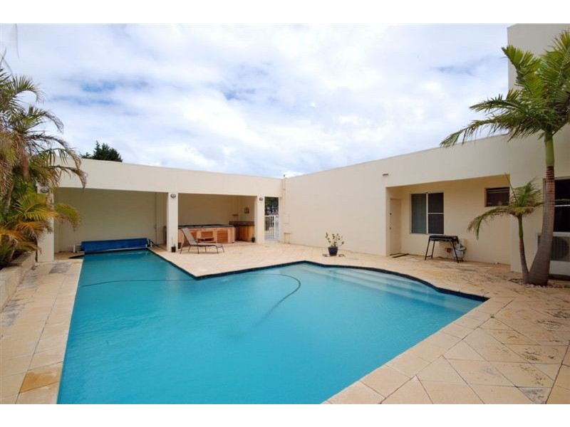 1 Woolnough Heights, Kardinya WA 6163