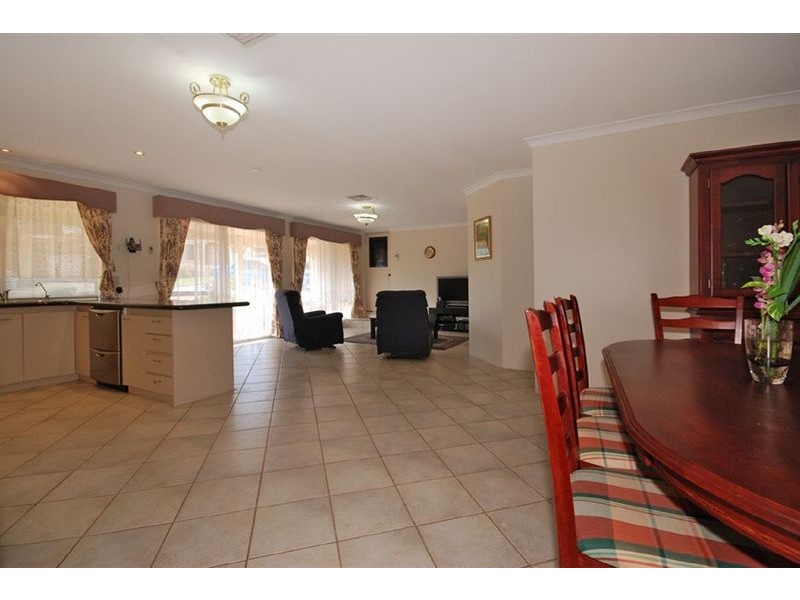 18 Apsley Road, Willetton WA 6155