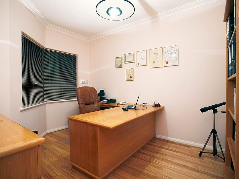 78 Le Souef Drive, Kardinya WA 6163