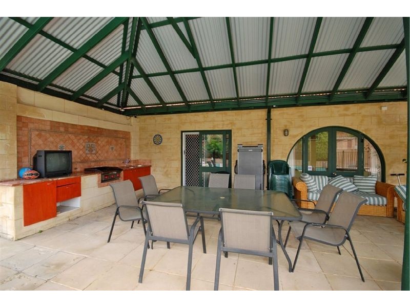 26 Edgewater Rd, Salter Point WA 6152