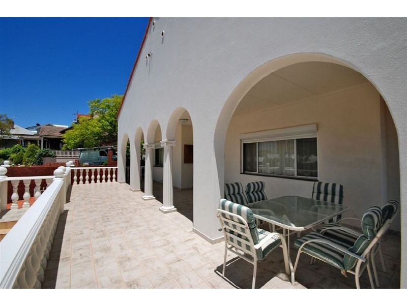 25 Malcolm Street, Fremantle WA 6160