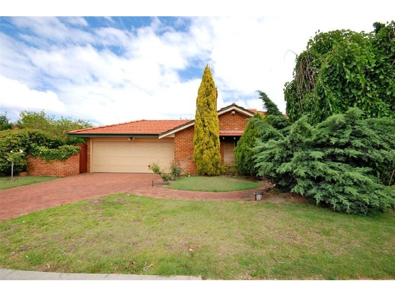 4 Winthrop Drive, Winthrop WA 6150