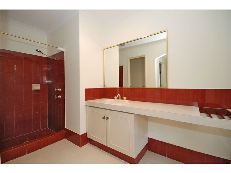 4 Winthrop Drive, Winthrop WA 6150