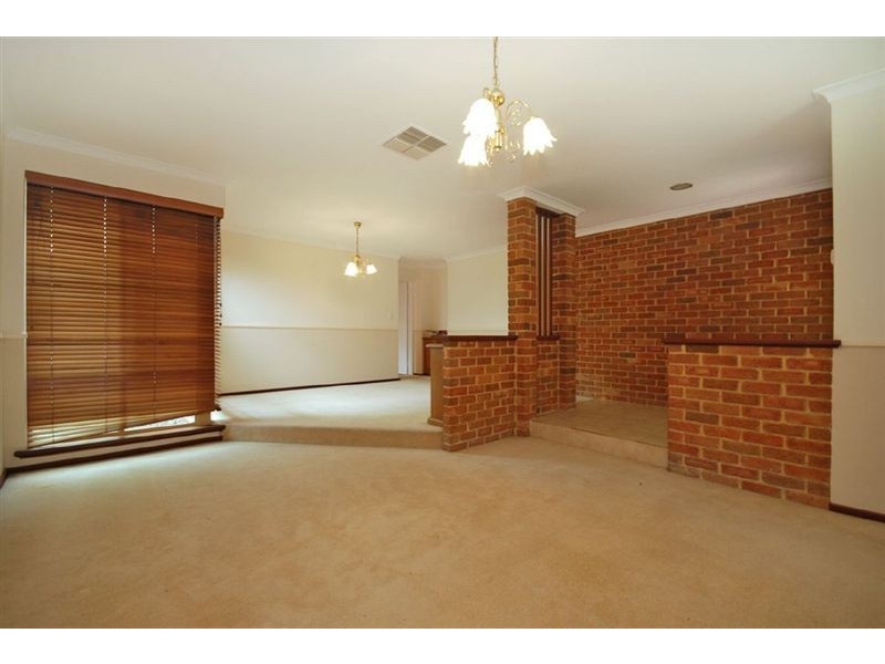 4 Winthrop Drive, Winthrop WA 6150