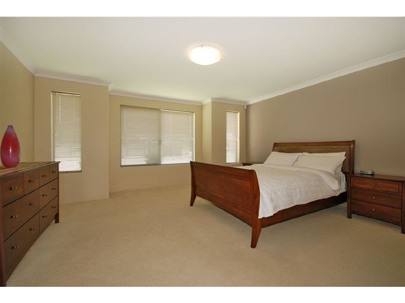 49 Jackadder Avenue, Hammond Park WA 6164