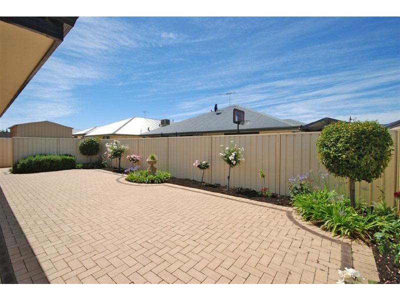 49 Jackadder Avenue, Hammond Park WA 6164