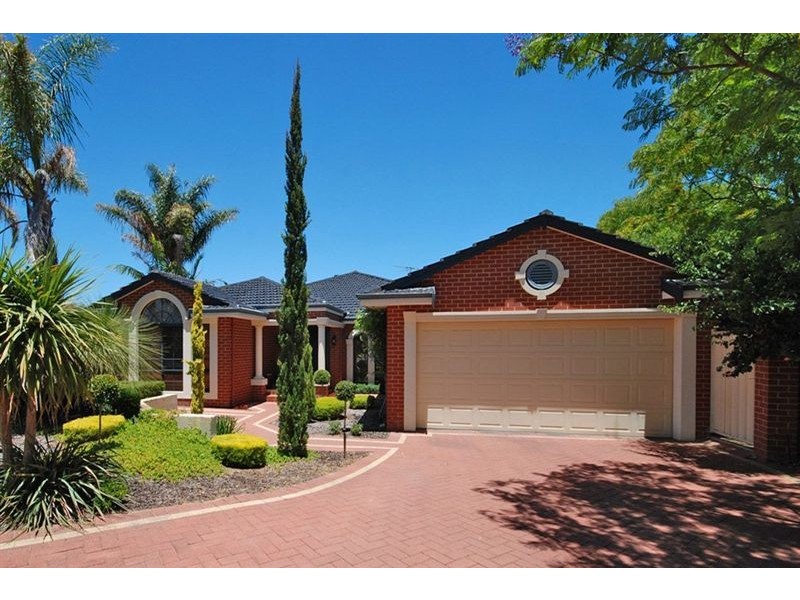 2 Strathcona Rise, Bibra Lake WA 6163