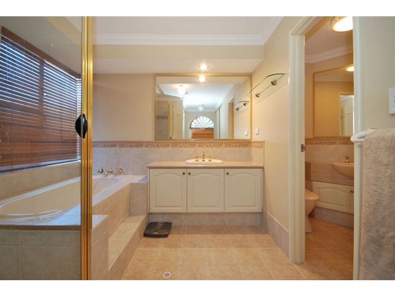 2 Strathcona Rise, Bibra Lake WA 6163