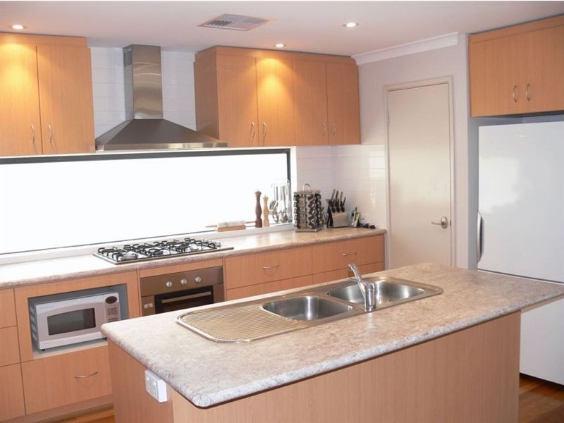 40 Bayview Tce, Yangebup WA 6164