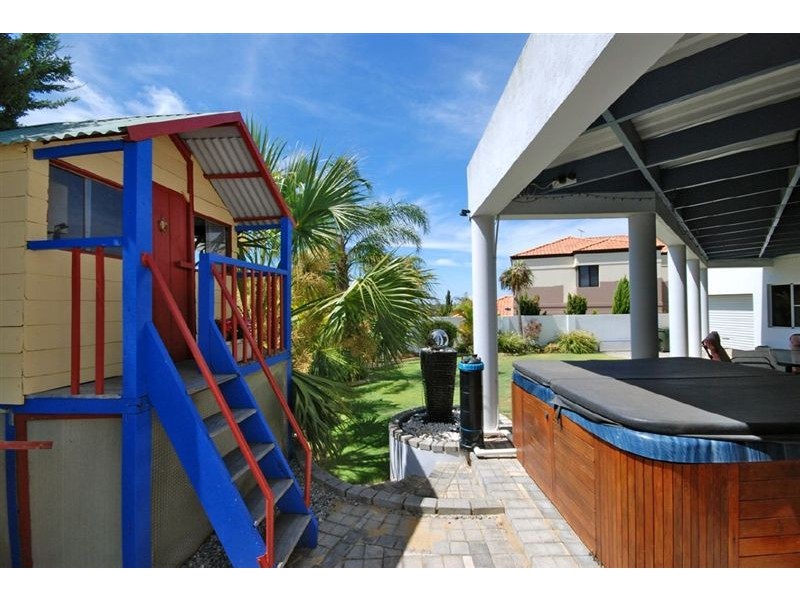 18 James Road, Kardinya WA 6163