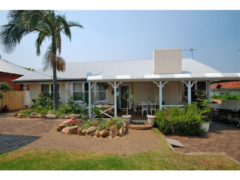 254 Preston Point Rd, Bicton WA 6157