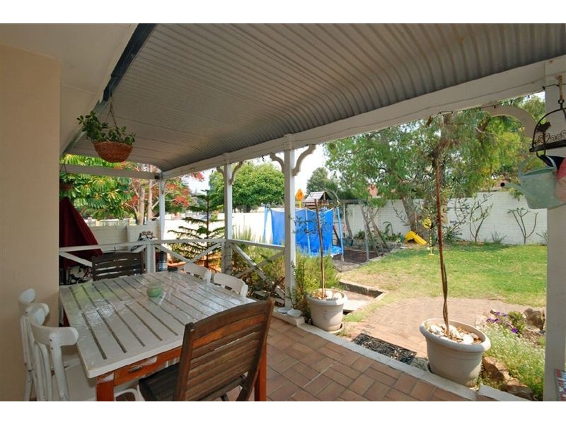 254 Preston Point Rd, Bicton WA 6157