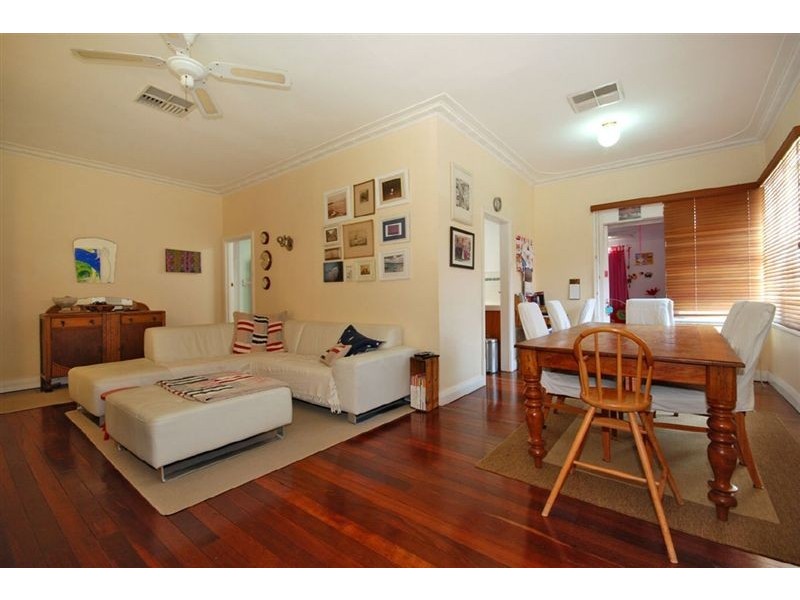 254 Preston Point Rd, Bicton WA 6157