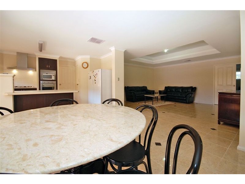 113 Aurora Drive, Atwell WA 6164